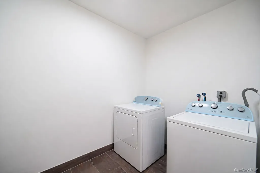 237 Adams Street Deer Park NY 11729