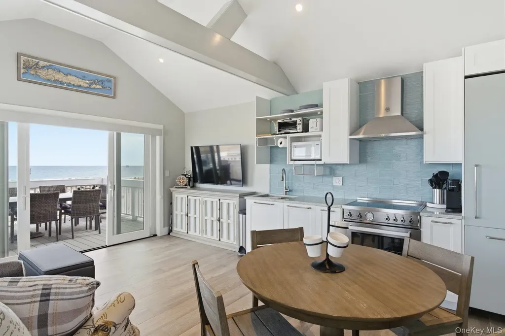 905 Dune Road Westhampton Dunes NY 11978