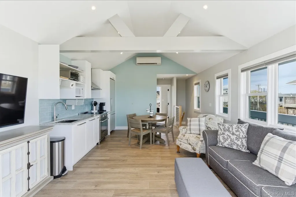 905 Dune Road Westhampton Dunes NY 11978