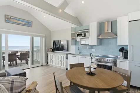905 Dune Road Westhampton Dunes NY 11978