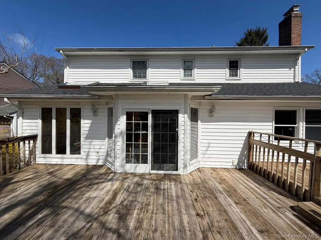 20 Harby Drive Huntington NY 11743