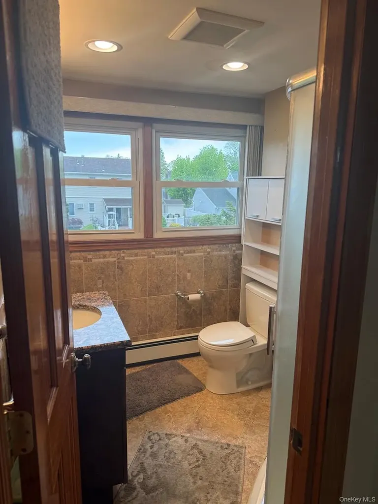 175 Wickfield Lane North Babylon NY 11703