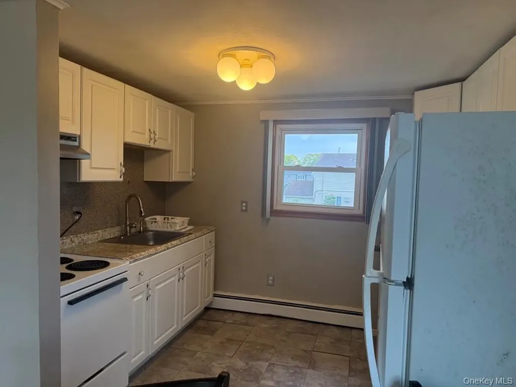 175 Wickfield Lane North Babylon NY 11703