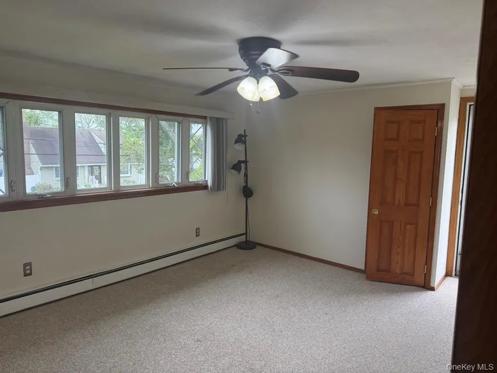 175 Wickfield Lane North Babylon NY 11703