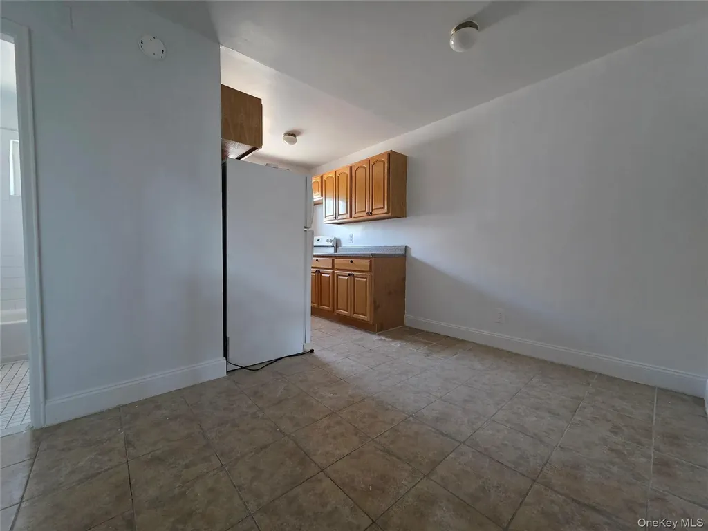 41 Quebec Road Island Park NY 11558