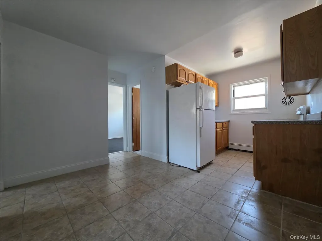 41 Quebec Road Island Park NY 11558