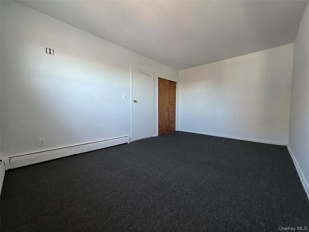 41 Quebec Road Island Park NY 11558