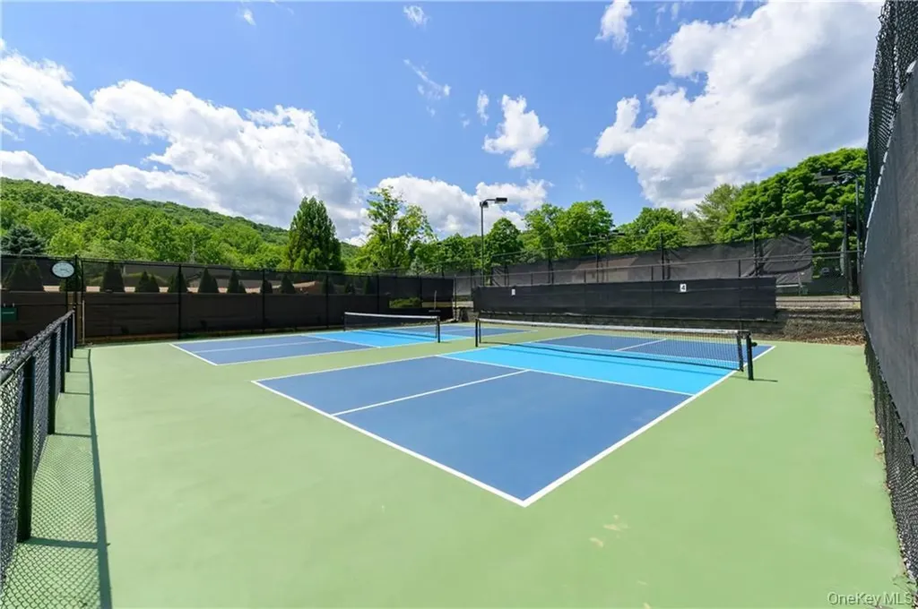 220 Heritage Hills Somers NY 10589