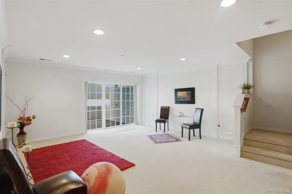 136 Hudson Pointe Drive Poughkeepsie NY 12601
