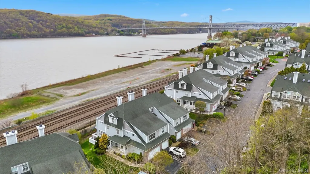 136 Hudson Pointe Drive Poughkeepsie NY 12601