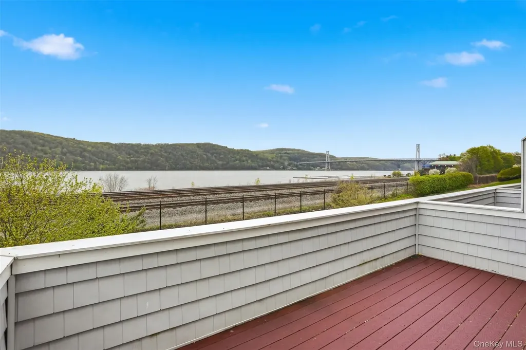 136 Hudson Pointe Drive Poughkeepsie NY 12601