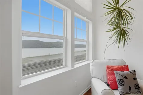 136 Hudson Pointe Drive Poughkeepsie NY 12601