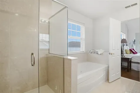 136 Hudson Pointe Drive Poughkeepsie NY 12601