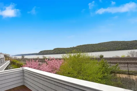136 Hudson Pointe Drive Poughkeepsie NY 12601