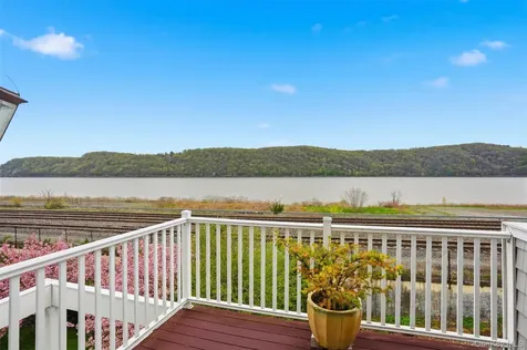 136 Hudson Pointe Drive Poughkeepsie NY 12601