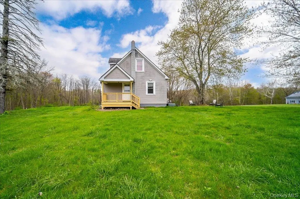 144 Cream Street Poughkeepsie NY 12601