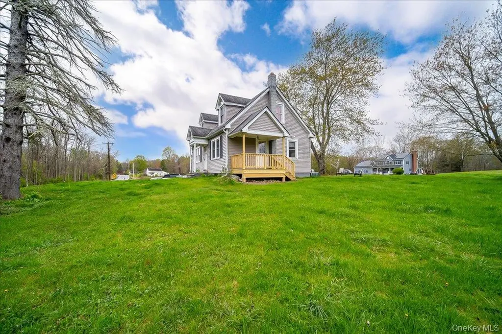 144 Cream Street Poughkeepsie NY 12601