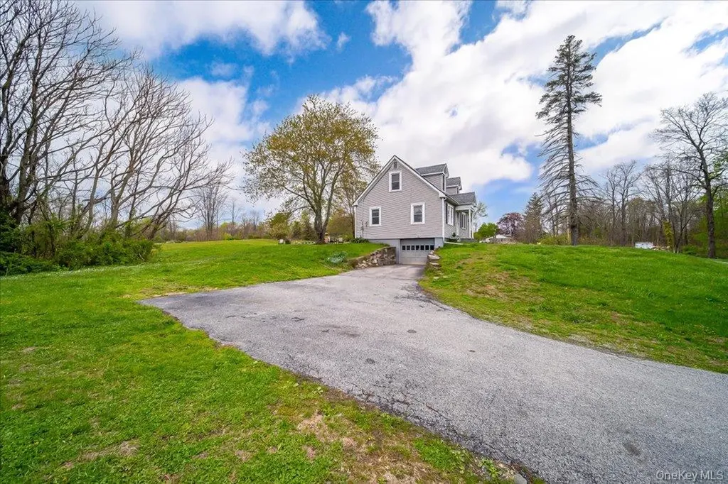 144 Cream Street Poughkeepsie NY 12601