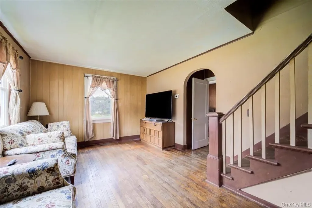 144 Cream Street Poughkeepsie NY 12601