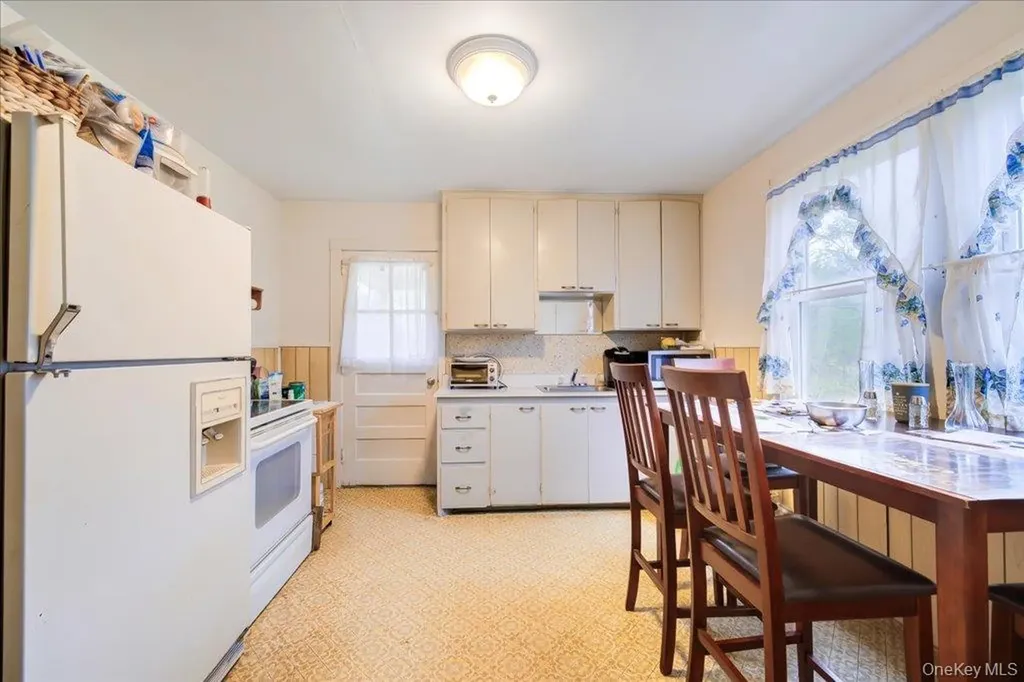 144 Cream Street Poughkeepsie NY 12601