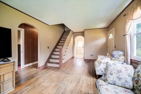 144 Cream Street Poughkeepsie NY 12601