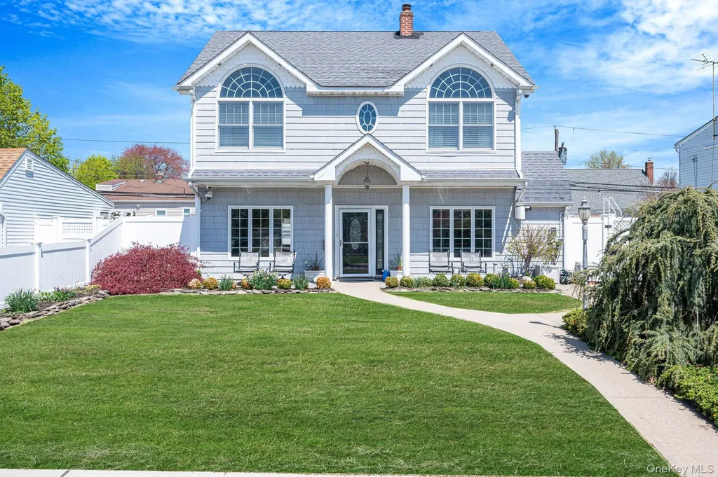 71 Hill Lane Levittown NY 11756