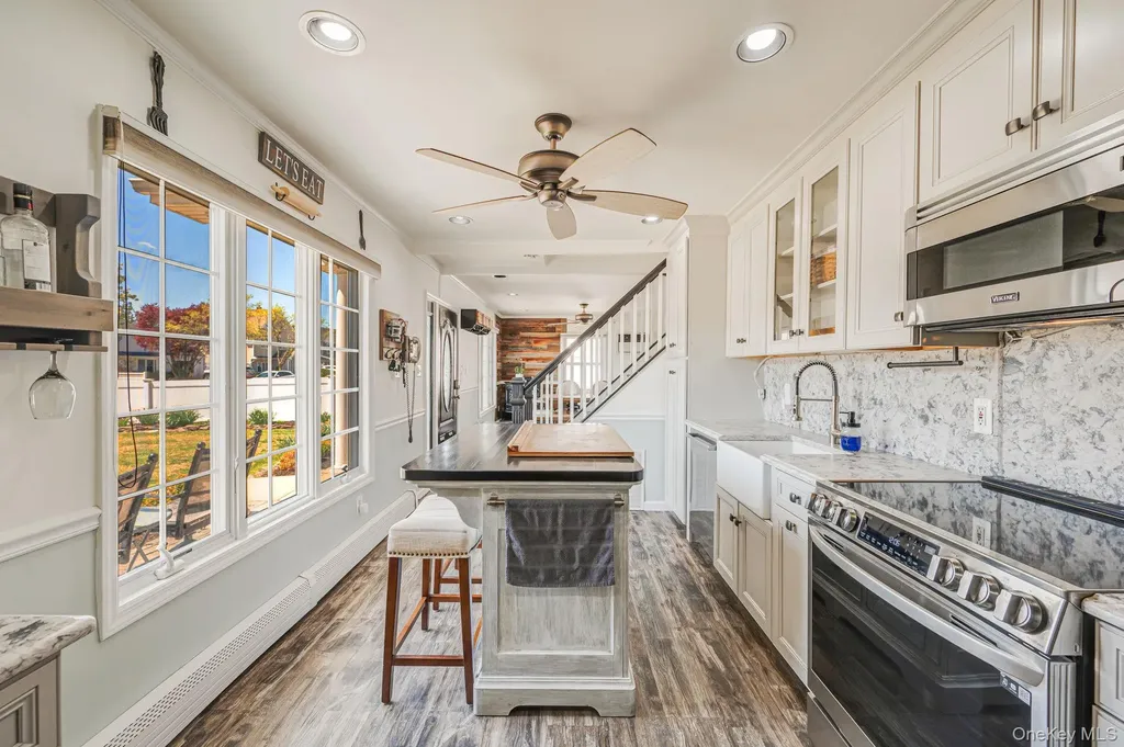 71 Hill Lane Levittown NY 11756