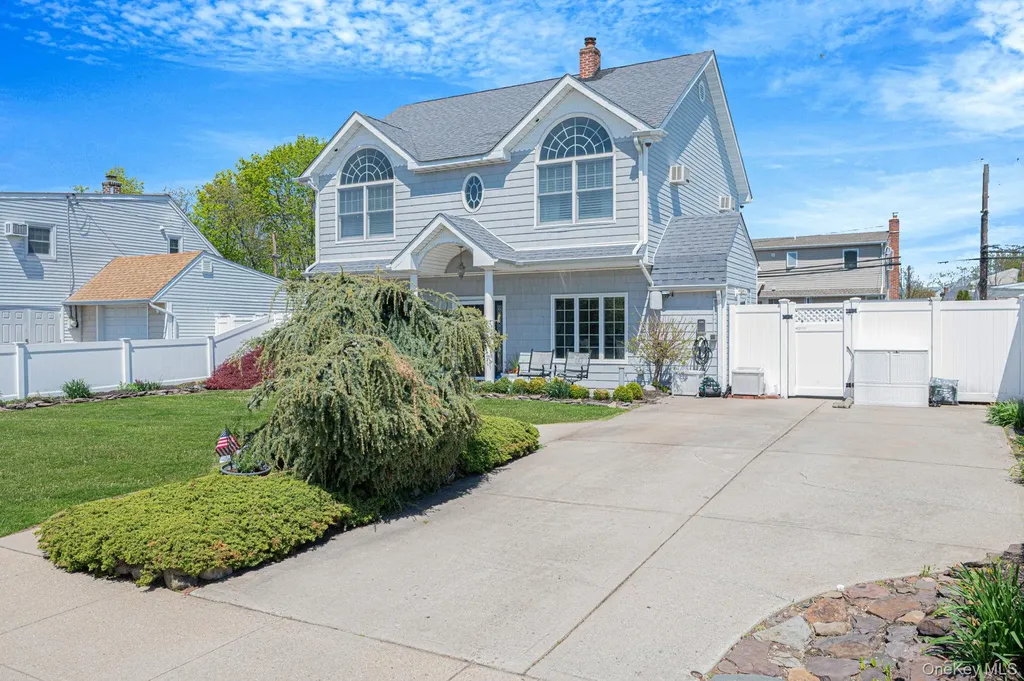 71 Hill Lane Levittown NY 11756