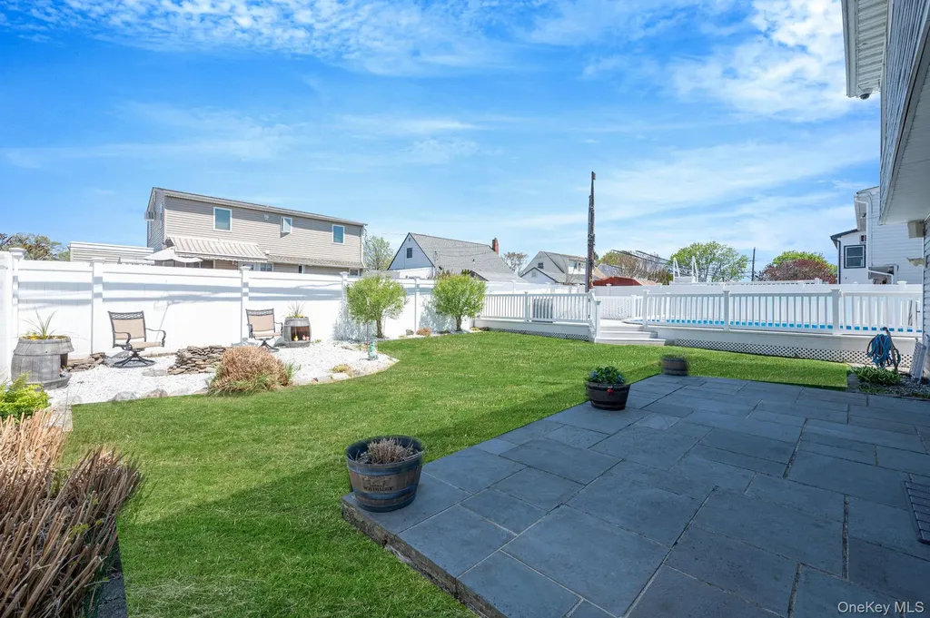 71 Hill Lane Levittown NY 11756
