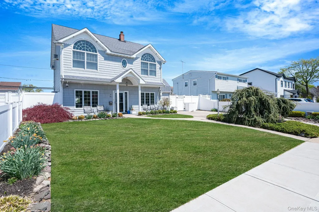 71 Hill Lane Levittown NY 11756
