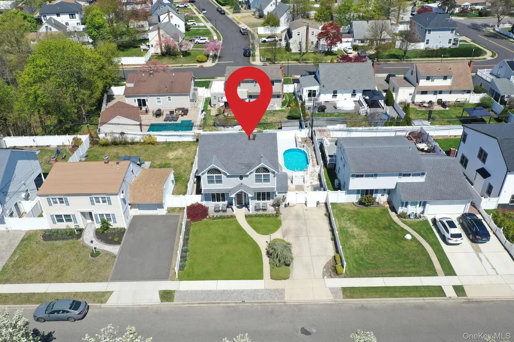 71 Hill Lane Levittown NY 11756