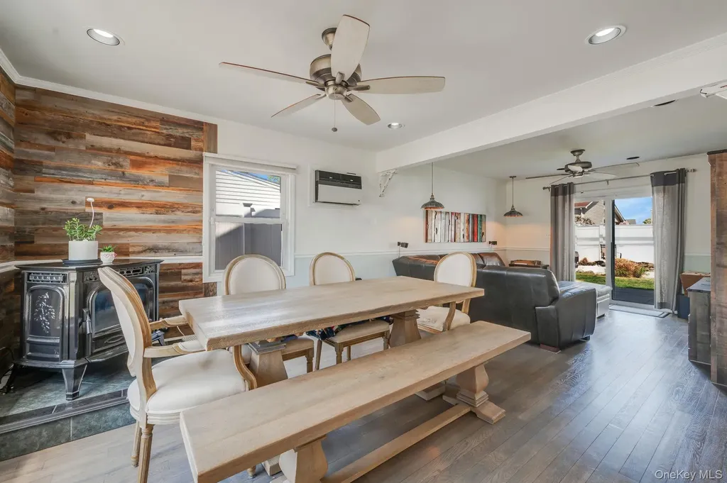 71 Hill Lane Levittown NY 11756