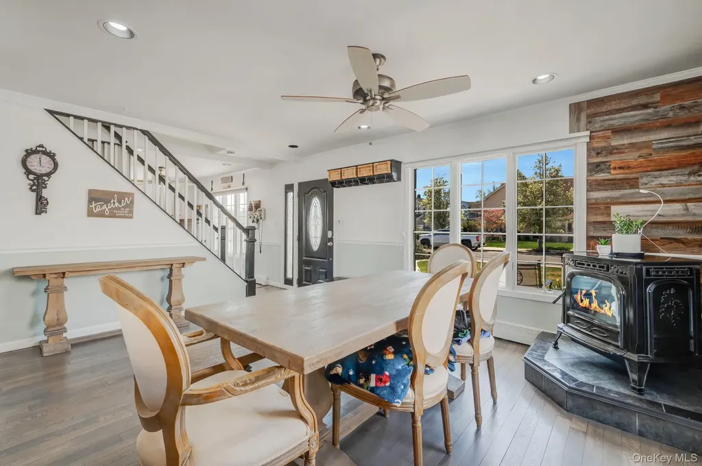 71 Hill Lane Levittown NY 11756