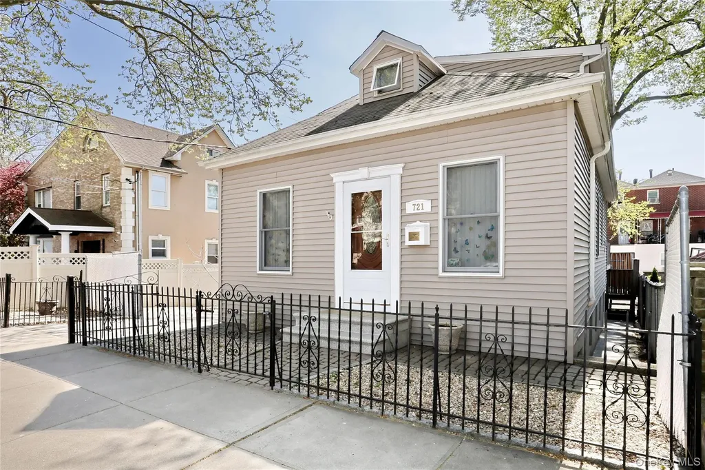 721 Vincent Avenue Bronx NY 10465