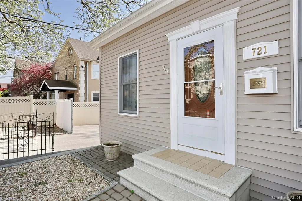 721 Vincent Avenue Bronx NY 10465