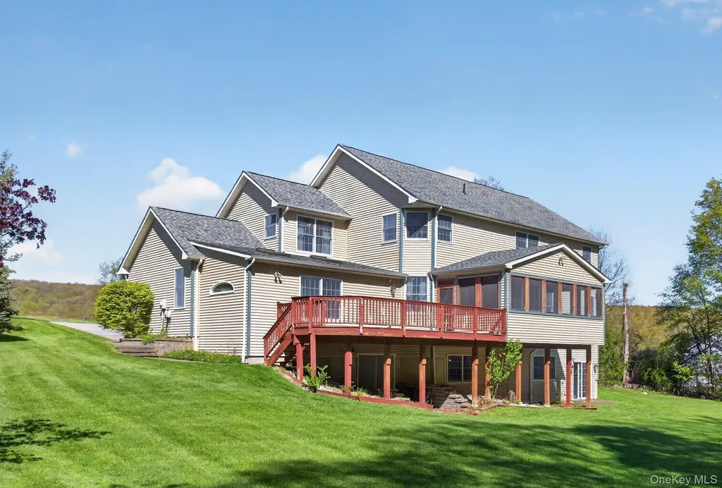 6 Martingale Way Pawling NY 12564