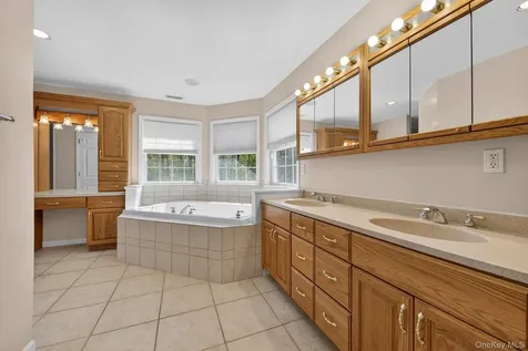 6 Martingale Way Pawling NY 12564