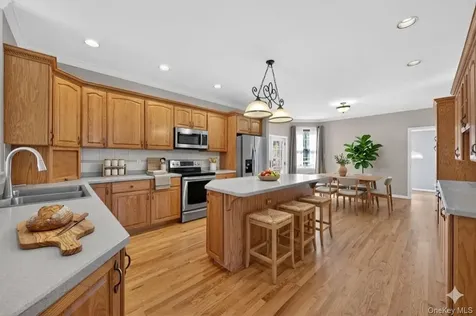 6 Martingale Way Pawling NY 12564