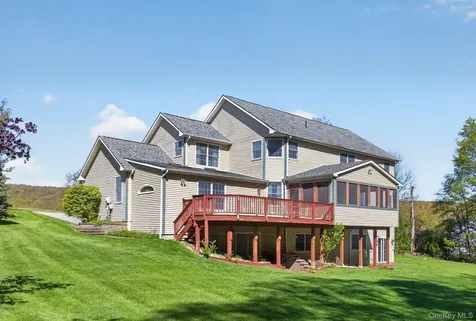 6 Martingale Way Pawling NY 12564