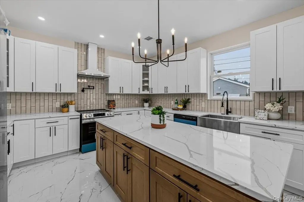 62 Haven Lane Levittown NY 11756