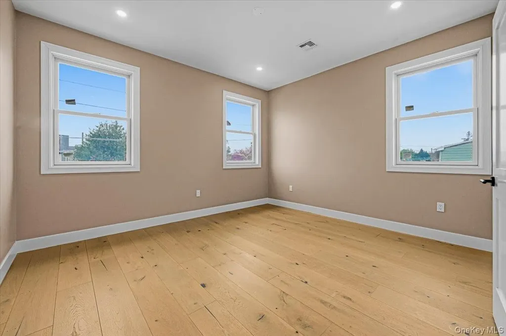 62 Haven Lane Levittown NY 11756