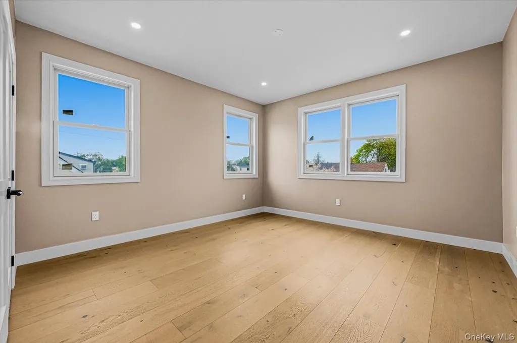 62 Haven Lane Levittown NY 11756