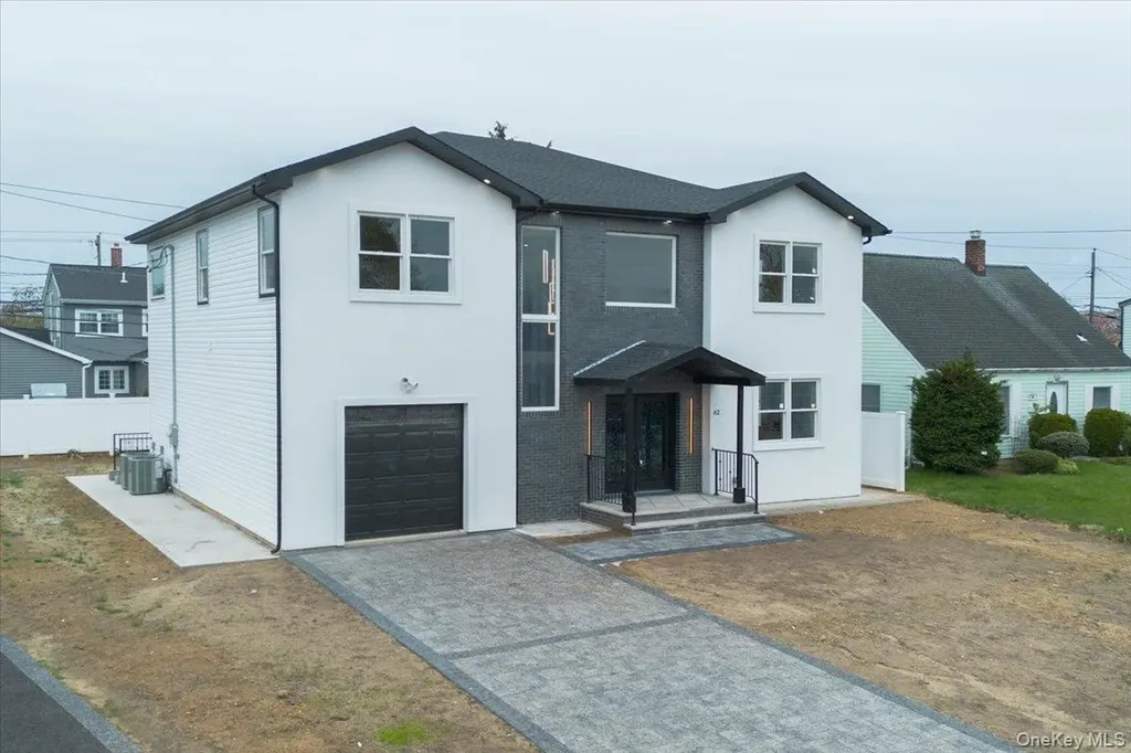 62 Haven Lane Levittown NY 11756