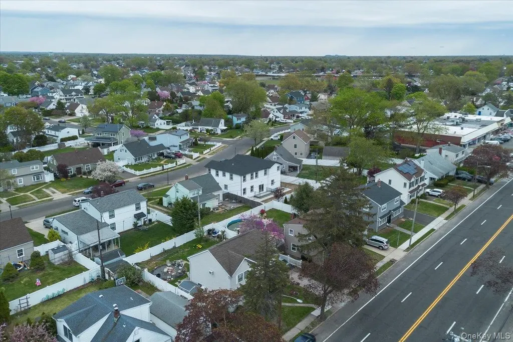 62 Haven Lane Levittown NY 11756