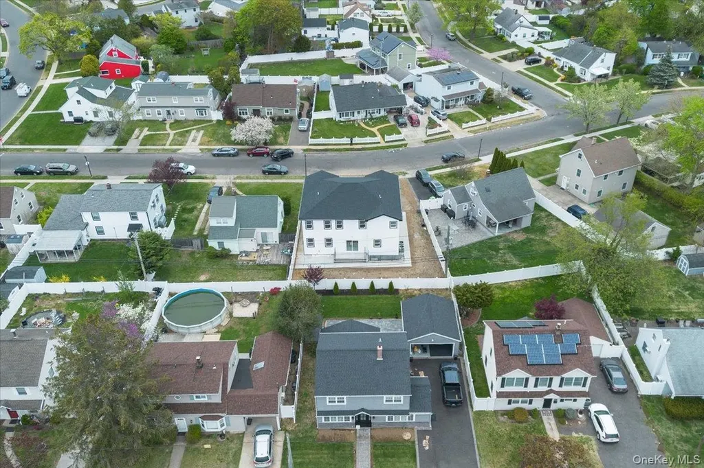 62 Haven Lane Levittown NY 11756