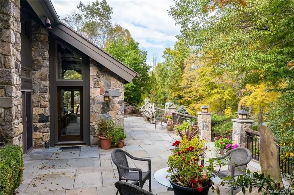 217 Trinity Pass Pound Ridge NY 10576