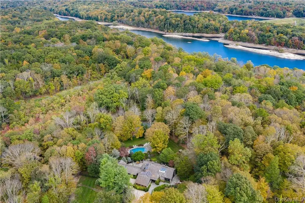 217 Trinity Pass Pound Ridge NY 10576