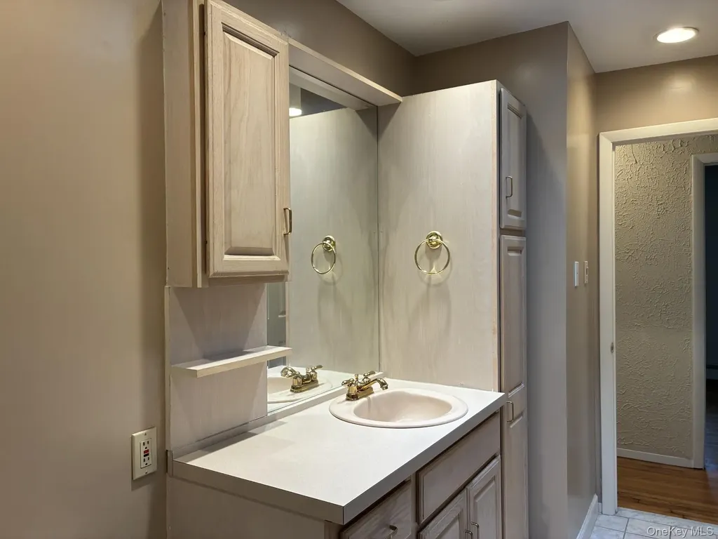 32 Lincoln Drive Oakdale NY 11769
