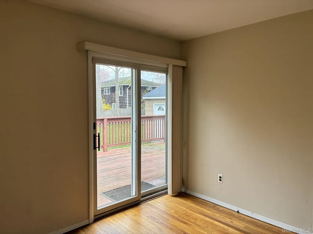 32 Lincoln Drive Oakdale NY 11769