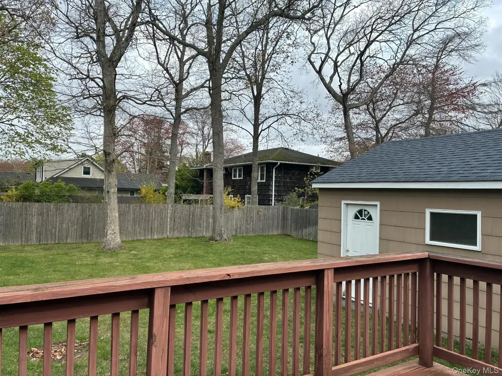 32 Lincoln Drive Oakdale NY 11769